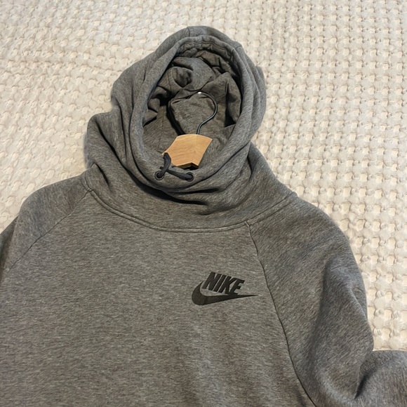 Like new WOMENS NIKE HOODIE - Picture 2 of 4